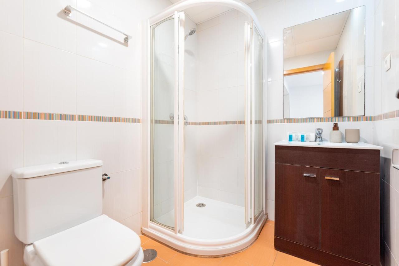 Wintowinrentals Superb New-Look Apartment Malaga Luaran gambar