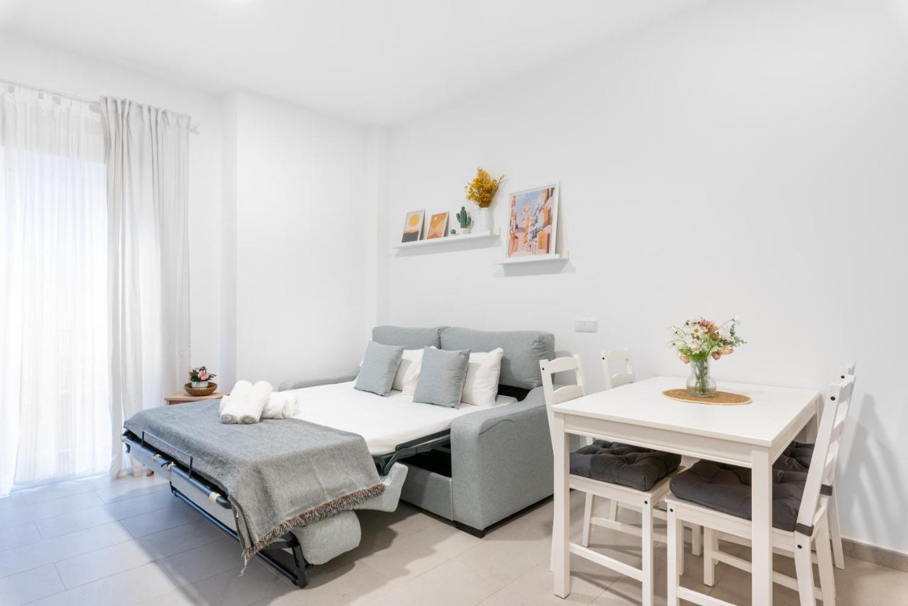 Wintowinrentals Superb New-Look Apartment Malaga Luaran gambar