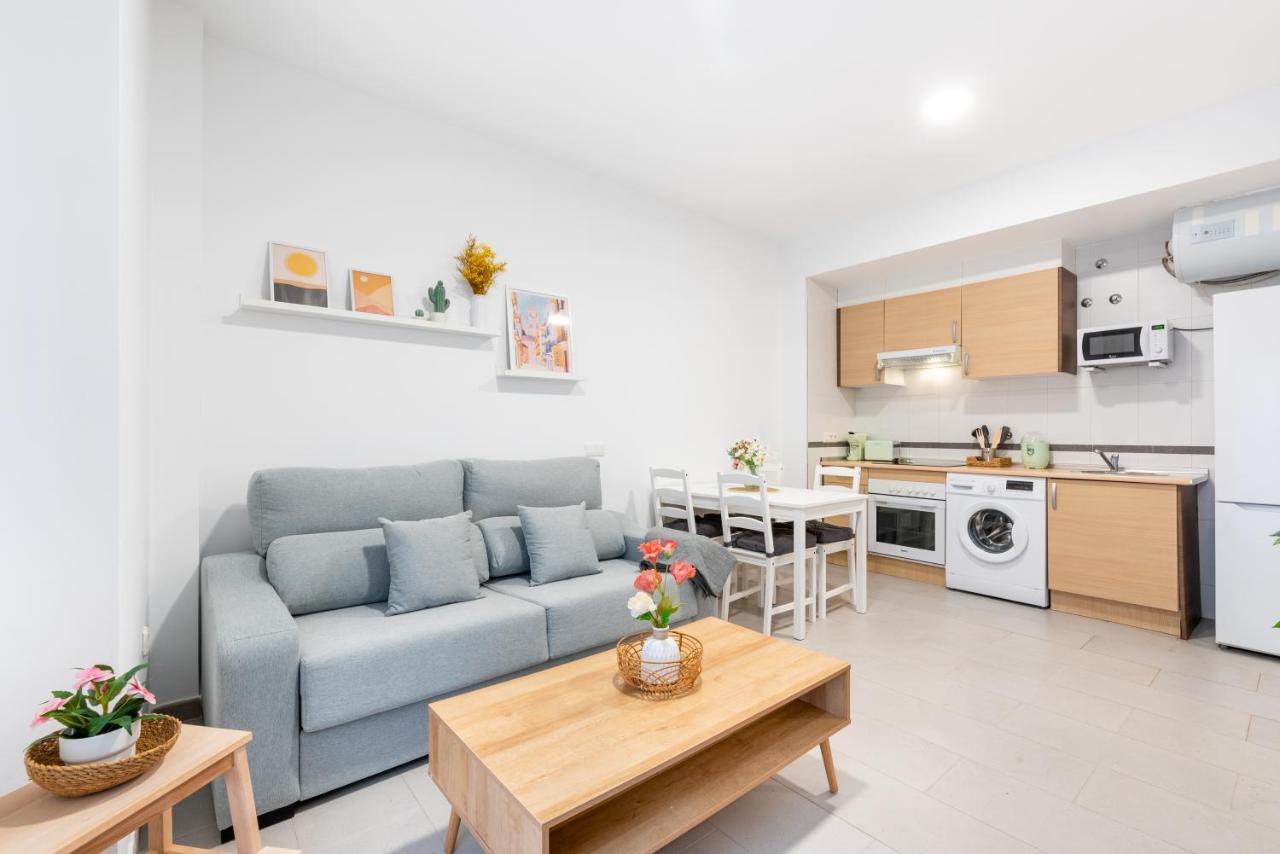 Wintowinrentals Superb New-Look Apartment Malaga Luaran gambar