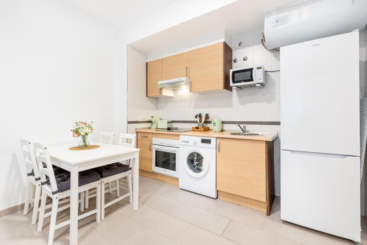 Wintowinrentals Superb New-Look Apartment Malaga Luaran gambar