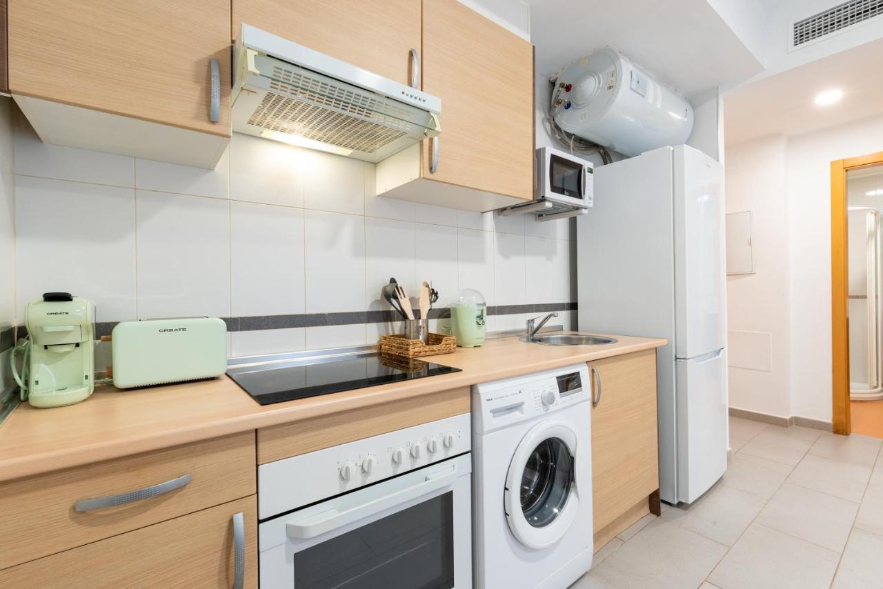 Wintowinrentals Superb New-Look Apartment Malaga Luaran gambar