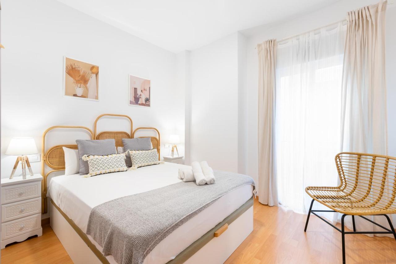 Wintowinrentals Superb New-Look Apartment Malaga Luaran gambar