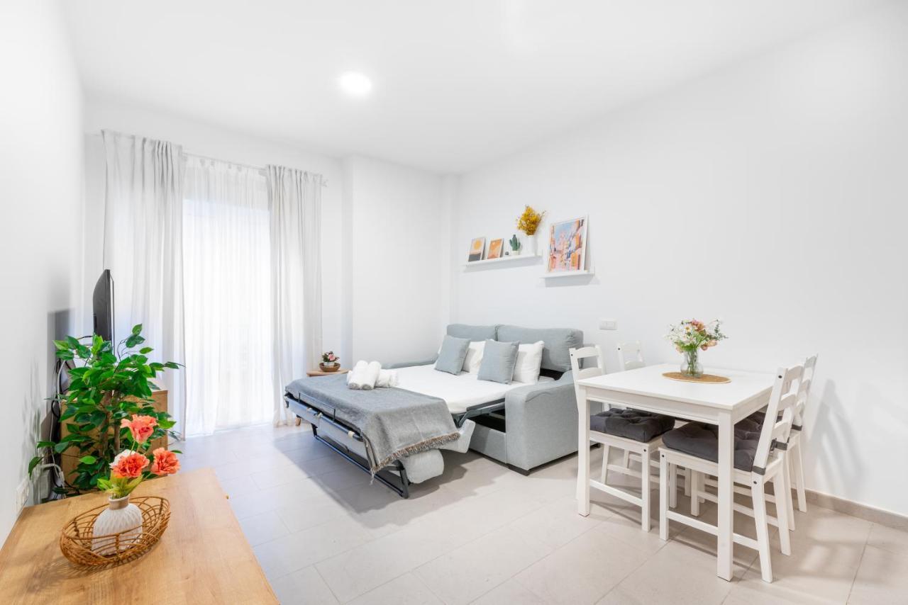 Wintowinrentals Superb New-Look Apartment Malaga Luaran gambar